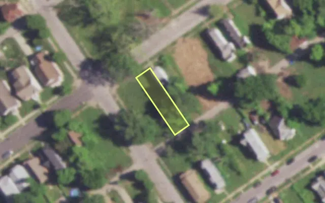 Aerial view of 4904 BEACON AV — vacant lot, St. Louis with approximate parcel outline