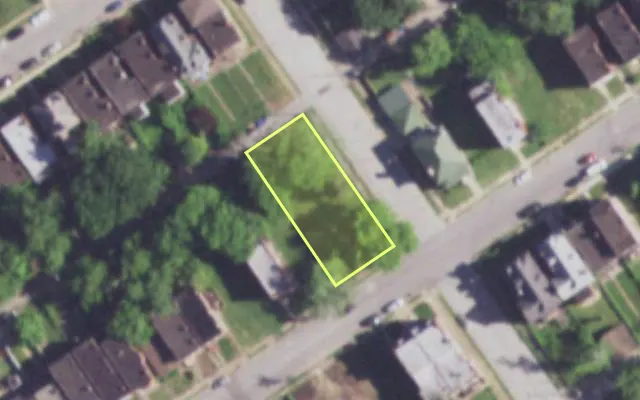 Aerial view of 2105 ADELAIDE AV — vacant lot, St. Louis with approximate parcel outline