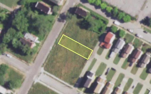 Aerial view of 1912 ANNIE MALONE DR — vacant lot, St. Louis with approximate parcel outline