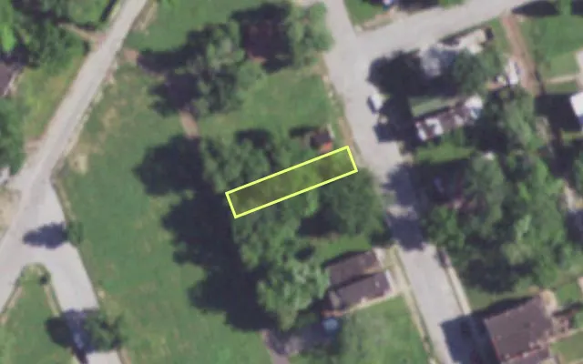 Aerial view of 3937 VEST AV — vacant lot, St. Louis with approximate parcel outline