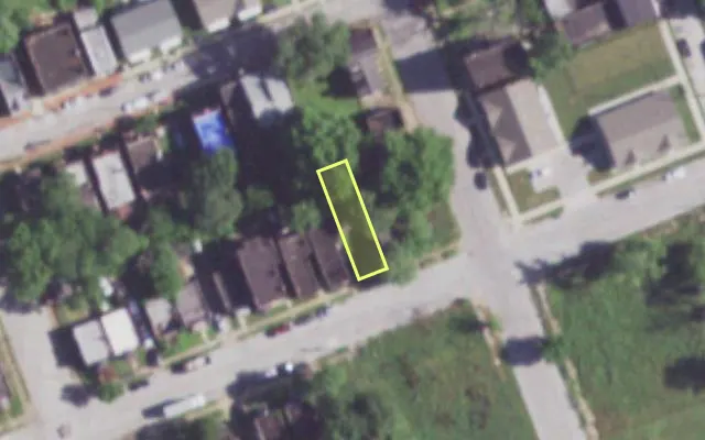 Aerial view of 1507 ANGELRODT ST — vacant lot, St. Louis with approximate parcel outline