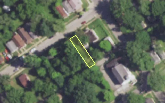 Aerial view of 5066 BEACON AV — vacant lot, St. Louis with approximate parcel outline