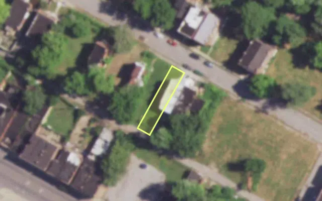 Aerial view of 4570 ALDINE AV — vacant lot, St. Louis with approximate parcel outline