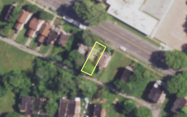 Aerial view of 4660 PAGE BLVD — vacant lot, St. Louis with approximate parcel outline