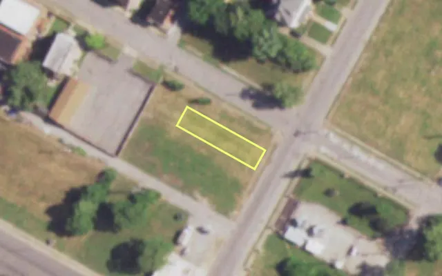 Aerial view of 1523 N TAYLOR AV — vacant lot, St. Louis with approximate parcel outline