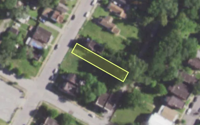 Aerial view of 1908 BELT AV — vacant lot, St. Louis with approximate parcel outline