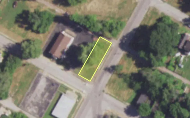 Aerial view of 4401 ALDINE AV — vacant lot, St. Louis with approximate parcel outline