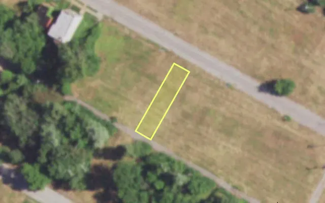 Aerial view of 4548 KENNERLY AV — vacant lot, St. Louis with approximate parcel outline