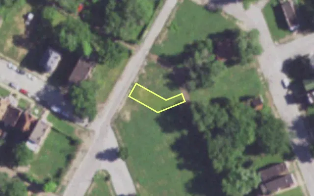 Aerial view of 3904 GLASGOW AV — vacant lot, St. Louis with approximate parcel outline
