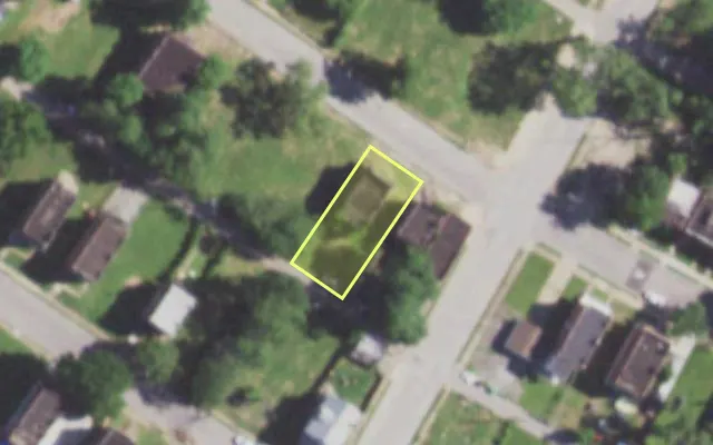 Aerial view of 5906 WABADA AV — vacant lot, St. Louis with approximate parcel outline