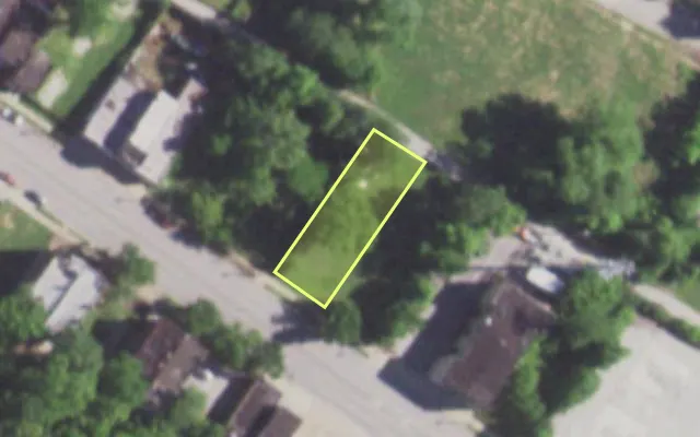 Aerial view of 5337 DR MARTIN LUTHER KING DR — vacant lot, St. Louis with approximate parcel outline