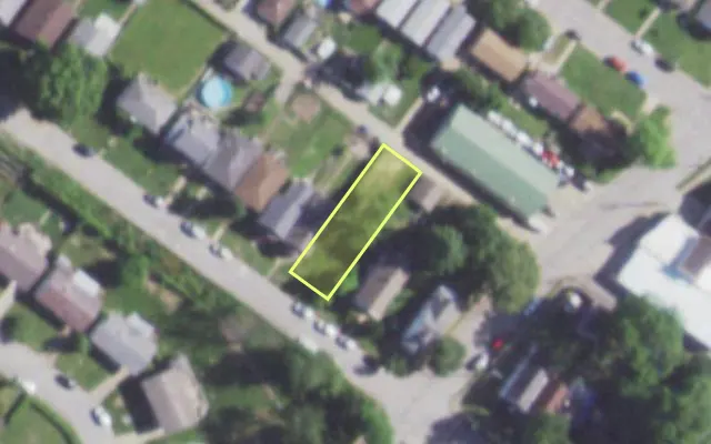 Aerial view of 3715 KOELN AV — vacant lot, St. Louis with approximate parcel outline