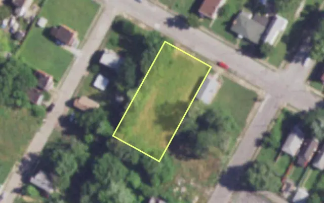 Aerial view of 4212 W ASHLAND AV — vacant lot, St. Louis with approximate parcel outline