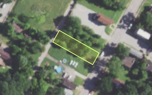 Aerial view of 2733 ARLINGTON AV — vacant lot, St. Louis with approximate parcel outline
