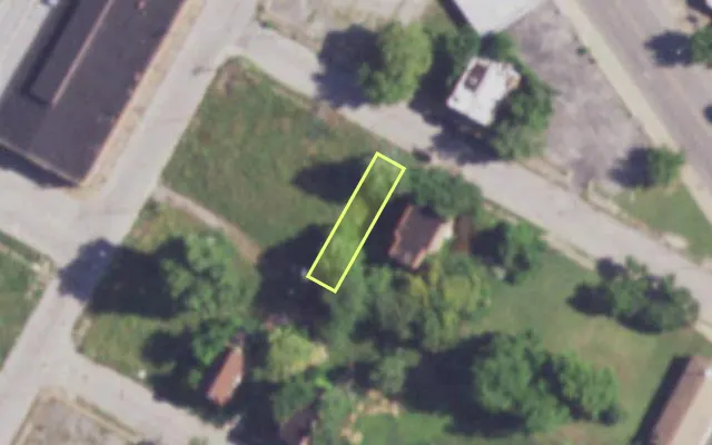 Aerial view of 3738 COZENS AV — vacant lot, St. Louis with approximate parcel outline