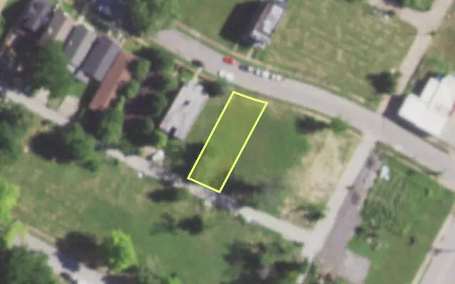 Aerial view of 5826 ROOSEVELT PL — vacant lot, St. Louis with approximate parcel outline