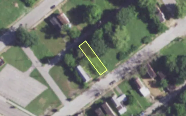 Aerial view of 2125 DESOTO AV — vacant lot, St. Louis with approximate parcel outline