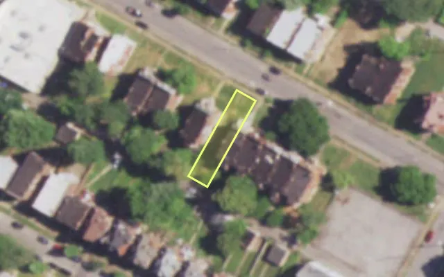 Aerial view of 4928 ST LOUIS AV — vacant lot, St. Louis with approximate parcel outline