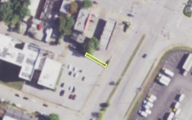 Aerial view of 2115 N 7TH ST — vacant lot, St. Louis with approximate parcel outline