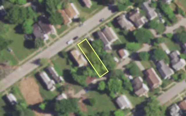 Aerial view of 4934 BEACON AV — vacant lot, St. Louis with approximate parcel outline