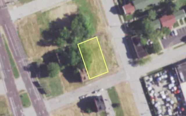 Aerial view of 1439 CHAMBERS ST — vacant lot, St. Louis with approximate parcel outline