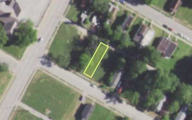 Aerial view of 5751 KENNERLY AV — vacant lot, St. Louis with approximate parcel outline