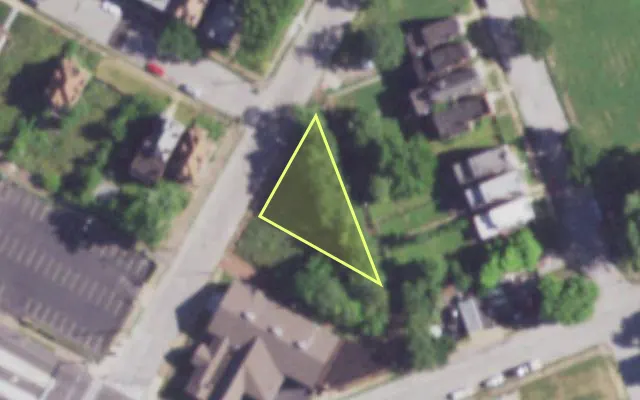 Aerial view of 3724 GLASGOW AV — vacant lot, St. Louis with approximate parcel outline