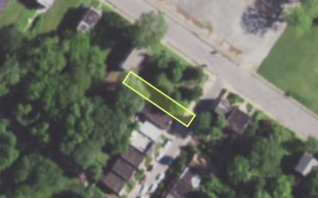 Aerial view of 1443 AMHERST TER — vacant lot, St. Louis with approximate parcel outline