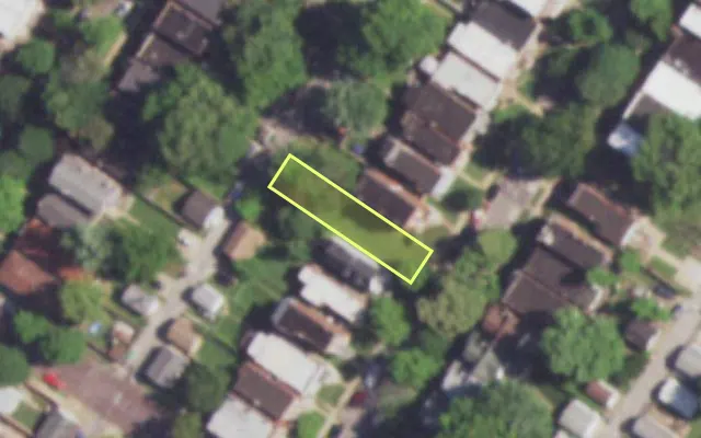 Aerial view of 5035 IDAHO AV — vacant lot, St. Louis with approximate parcel outline