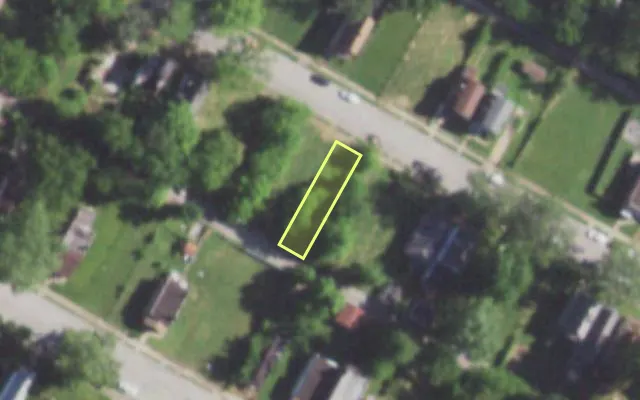 Aerial view of 5730 HIGHLAND AV — vacant lot, St. Louis with approximate parcel outline