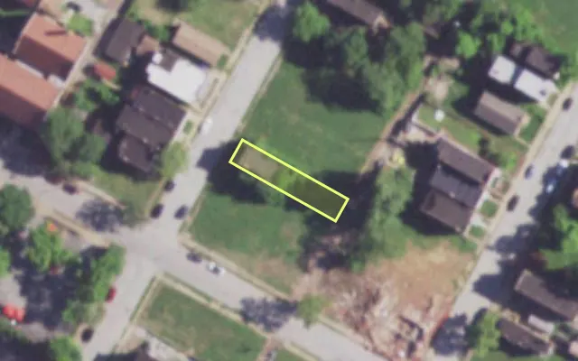 Aerial view of 4134 PECK ST — vacant lot, St. Louis with approximate parcel outline