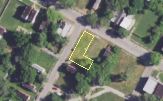 Aerial view of 4150 ASHLAND AV — vacant lot, St. Louis with approximate parcel outline