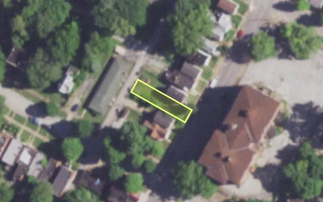 Aerial view of 4245 FAIR AV — vacant lot, St. Louis with approximate parcel outline