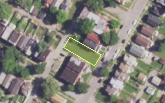 Aerial view of 4209 SHREVE AV — vacant lot, St. Louis with approximate parcel outline