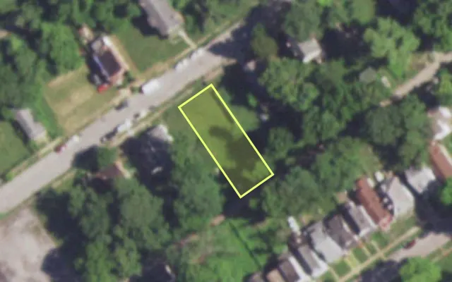Aerial view of 5442 WREN AV — vacant lot, St. Louis with approximate parcel outline