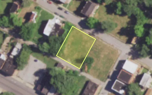 Aerial view of 4552 ALDINE AV — vacant lot, St. Louis with approximate parcel outline