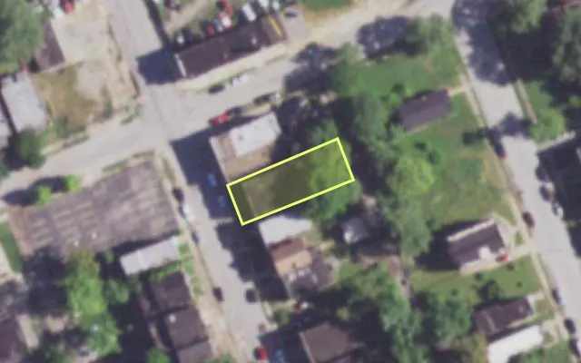 Aerial view of 4036 N FLORISSANT AV — vacant lot, St. Louis with approximate parcel outline