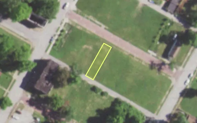 Aerial view of 5566 ST EDWARD AV — vacant lot, St. Louis with approximate parcel outline
