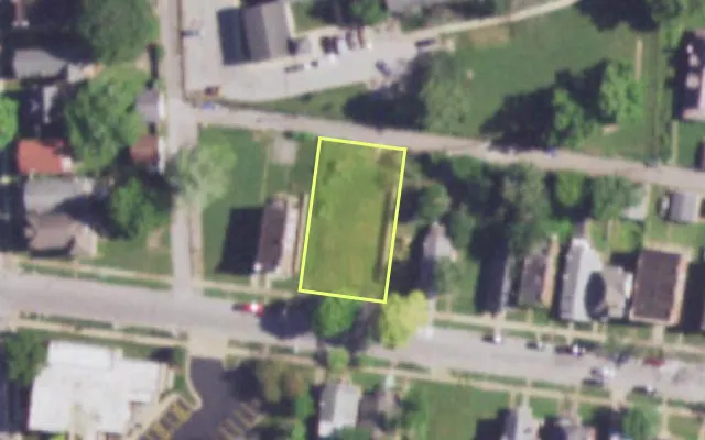 Aerial view of 855 MCLARAN AV — vacant lot, St. Louis with approximate parcel outline