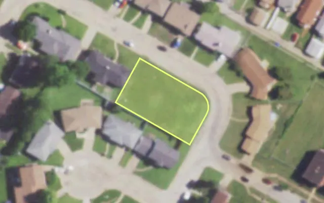 Aerial view of 5154 N NORWOOD DR — vacant lot, St. Louis with approximate parcel outline