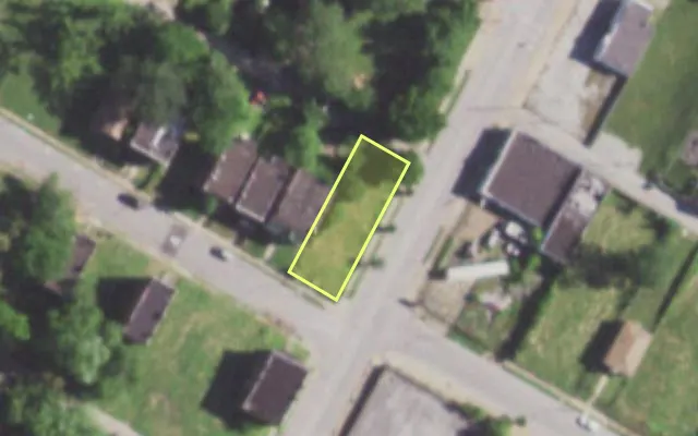 Aerial view of 5801 LOTUS AV — vacant lot, St. Louis with approximate parcel outline