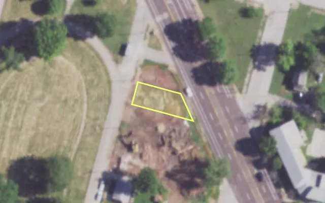 Aerial view of 3106 N 21ST ST — vacant lot, St. Louis with approximate parcel outline
