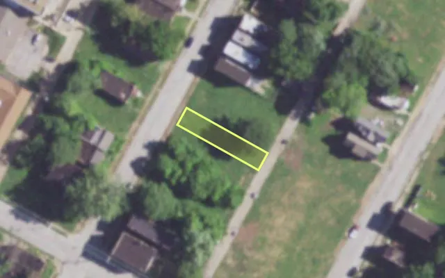 Aerial view of 4216 PECK ST — vacant lot, St. Louis with approximate parcel outline