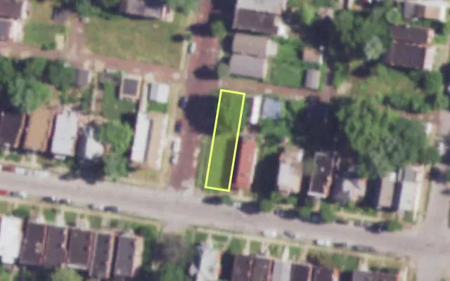 Aerial view of 3027 KEOKUK ST — vacant lot, St. Louis with approximate parcel outline