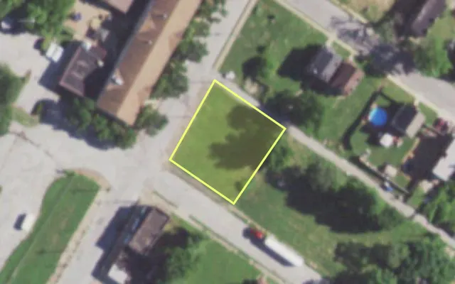 Aerial view of 1600 HODIAMONT AV — vacant lot, St. Louis with approximate parcel outline