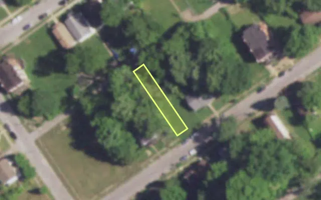 Aerial view of 5221 ROBIN AV — vacant lot, St. Louis with approximate parcel outline