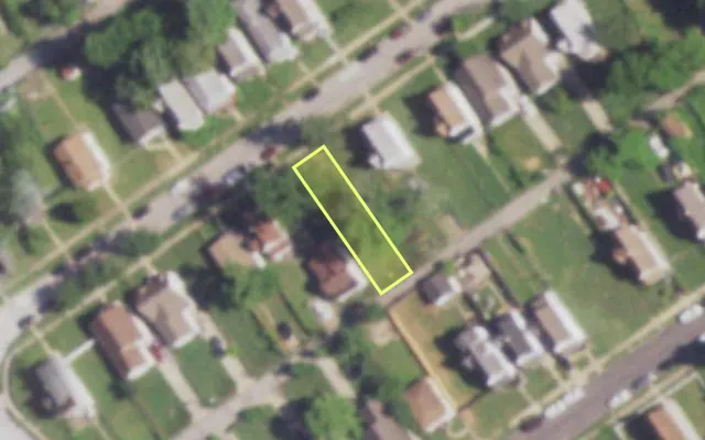 Aerial view of 4712 GENEVIEVE AV — vacant lot, St. Louis with approximate parcel outline