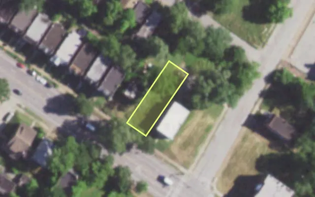 Aerial view of 5911 PAGE BLVD — vacant lot, St. Louis with approximate parcel outline