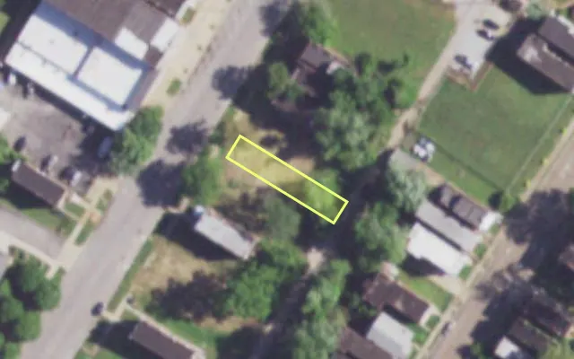 Aerial view of 4334 WARNE AV — vacant lot, St. Louis with approximate parcel outline