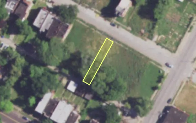 Aerial view of 3918 LABADIE AV — vacant lot, St. Louis with approximate parcel outline